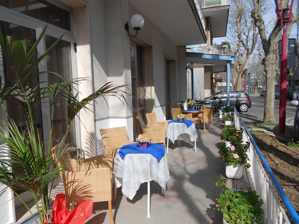 Hotel Villa Dei Platani Bellaria-Igea Marina Exterior foto