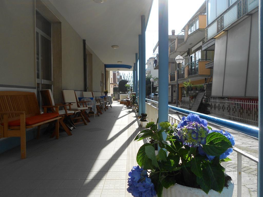 Hotel Villa Dei Platani Bellaria-Igea Marina Exterior foto